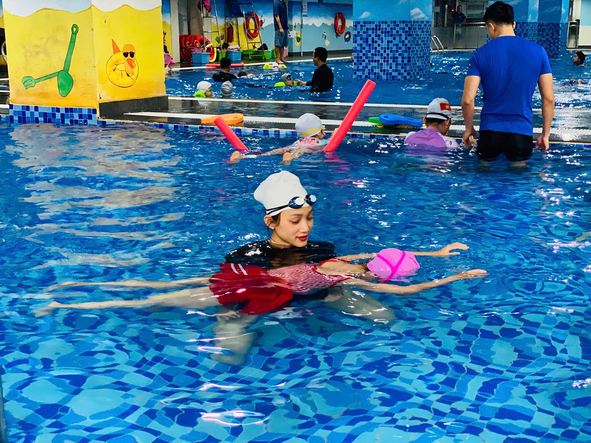 Khóa học bơi ếch cho trẻ em tại Hà Nội – Cam kết biết bơi sau 12 buổi