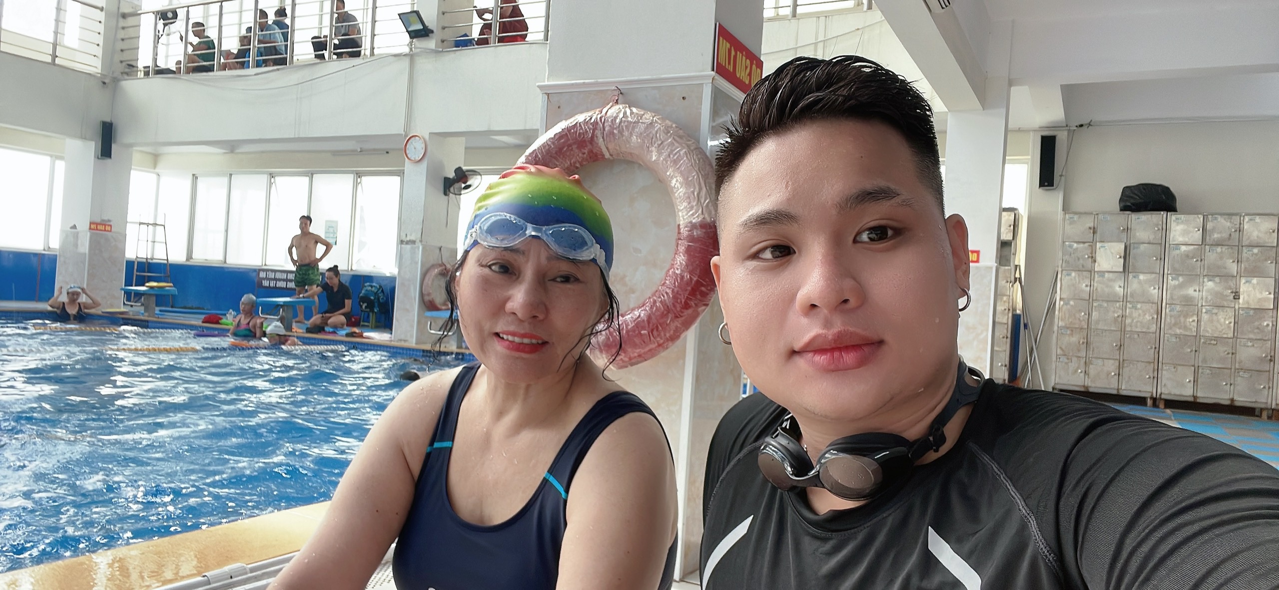 Học bơi vào mùa đông có tốt không? Cách giữ ấm hiệu quả khi bơi