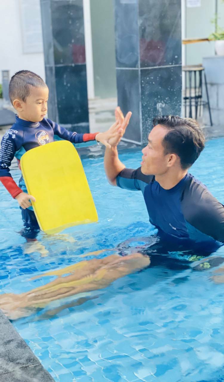 Lớp học bơi cho trẻ 5 tuổi tại cầu giấy